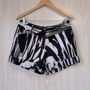 Express Design Studio Black & White Abstract Linen Blend Shorts Size 10 EUC